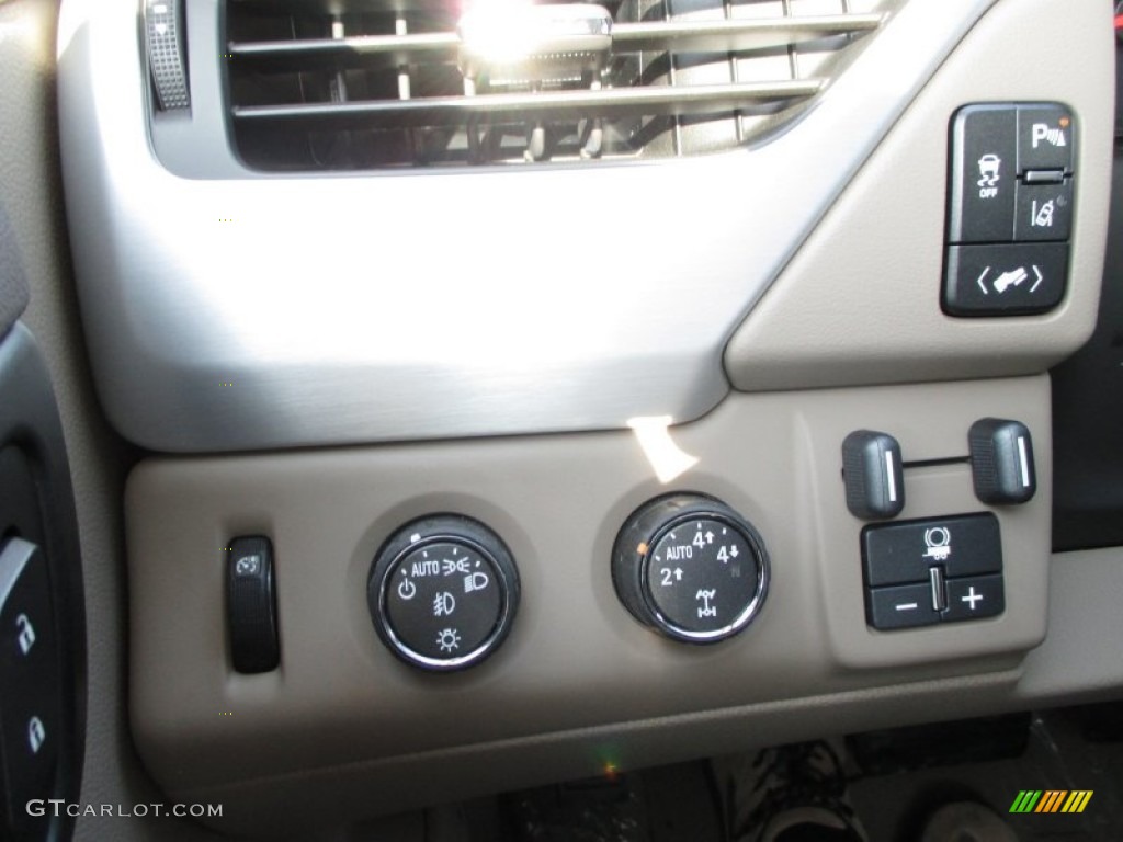 2015 GMC Yukon SLT 4WD Controls Photo #91144030