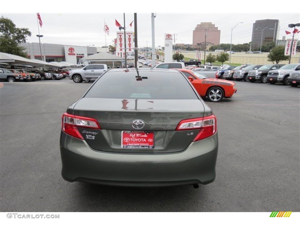 2013 Camry LE - Cypress Green Metallic / Ivory photo #6