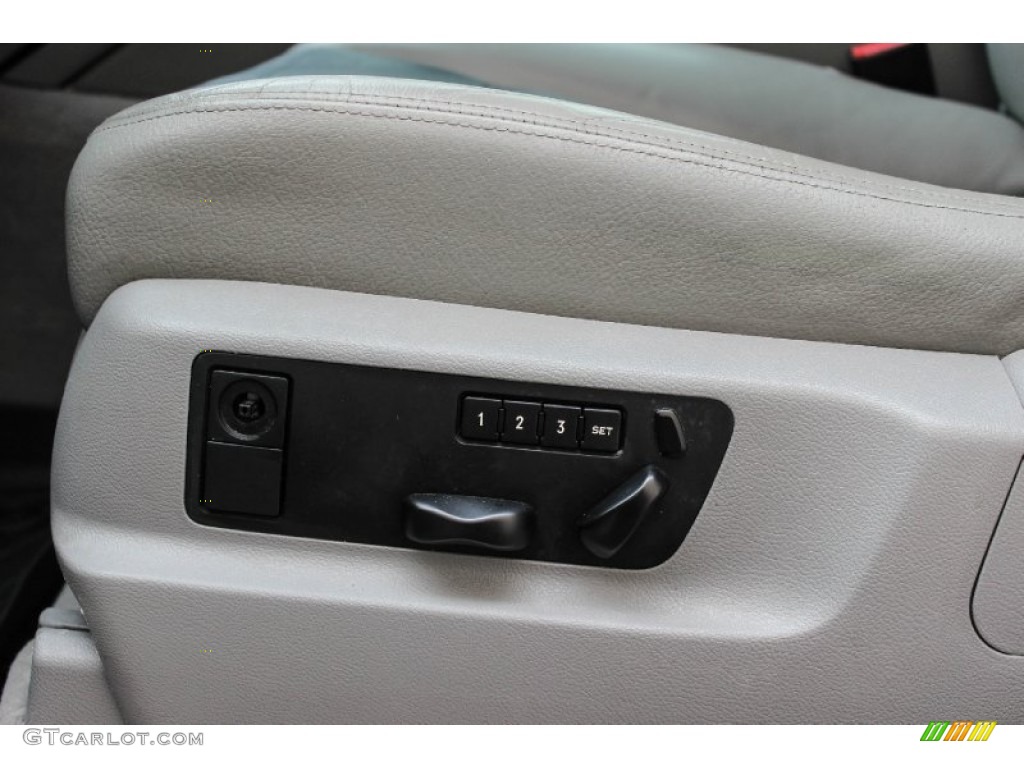 2006 Porsche Cayenne S Titanium Controls Photo #91157682