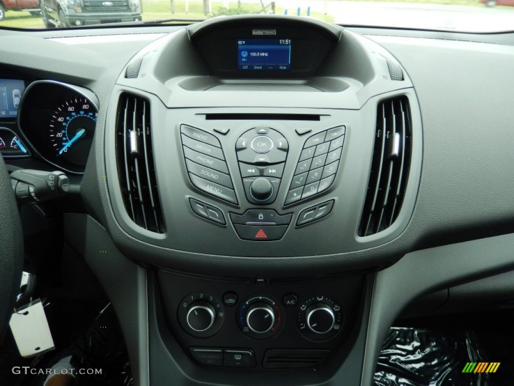 2014 Ford Escape S Controls Photo #91160537