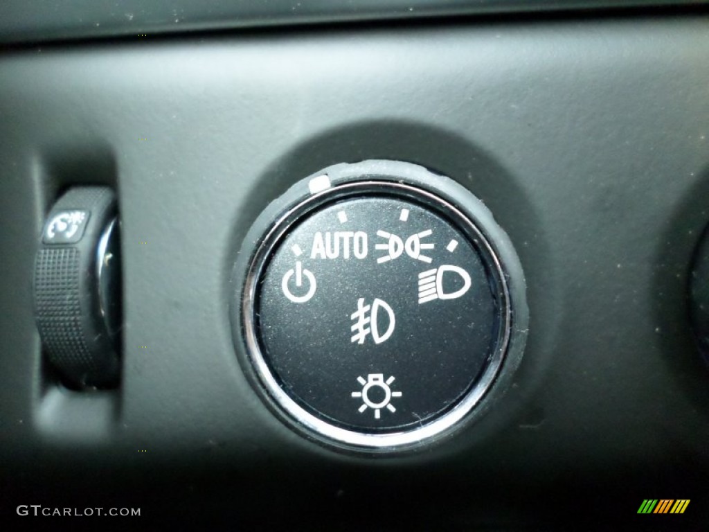 2015 Chevrolet Tahoe LTZ 4WD Controls Photo #91173535