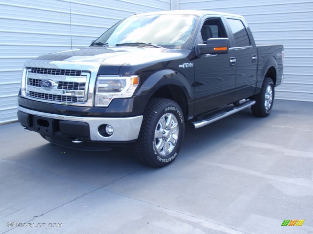 2014 F150 XLT SuperCrew 4x4 - Tuxedo Black / Steel Grey photo #7