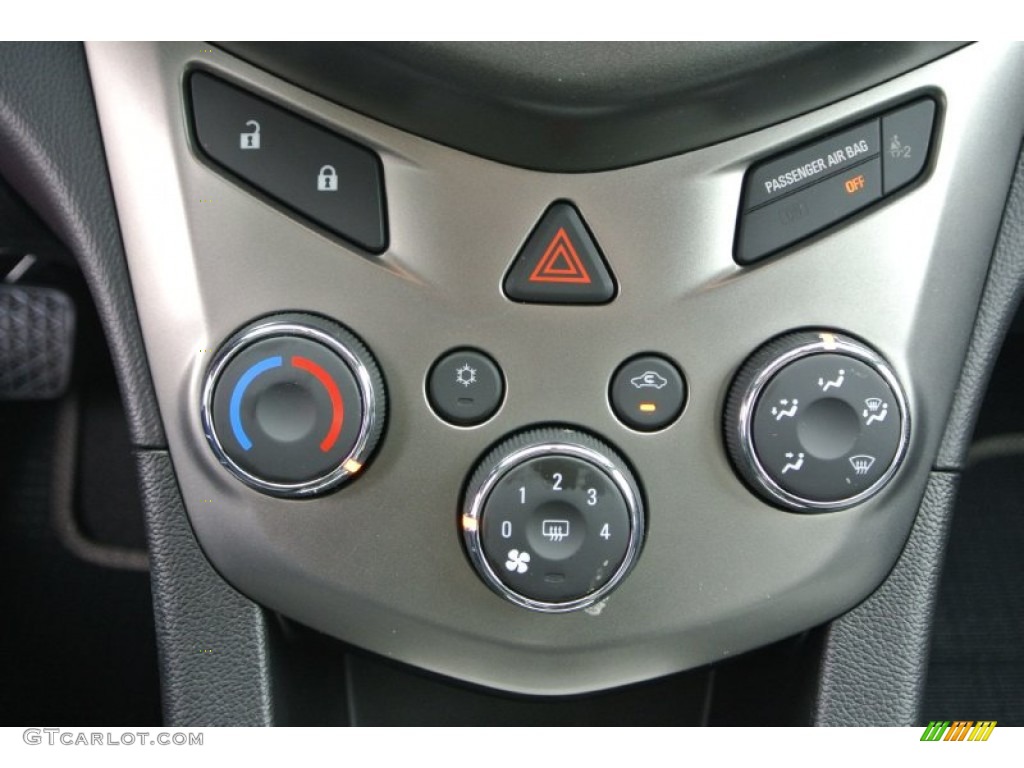 2014 Chevrolet Sonic LS Sedan Controls Photo #91181790