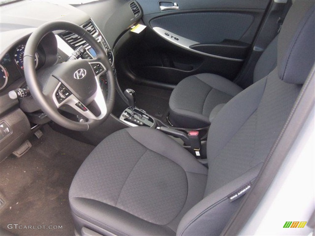 Black Interior 2014 Hyundai Accent SE 5 Door Photo #91182622