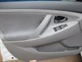 Super White - Camry LE Photo No. 37