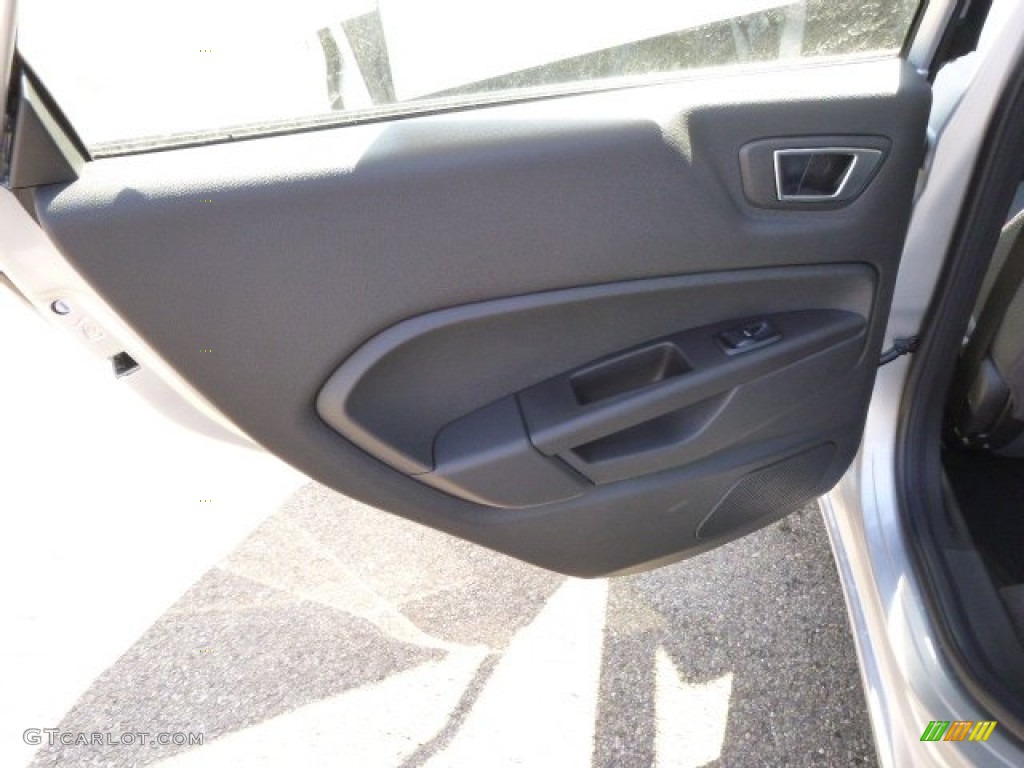 2014 Fiesta SE Sedan - Ingot Silver / Charcoal Black photo #13