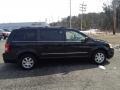 2009 Brilliant Black Crystal Pearl Chrysler Town & Country Touring  photo #8