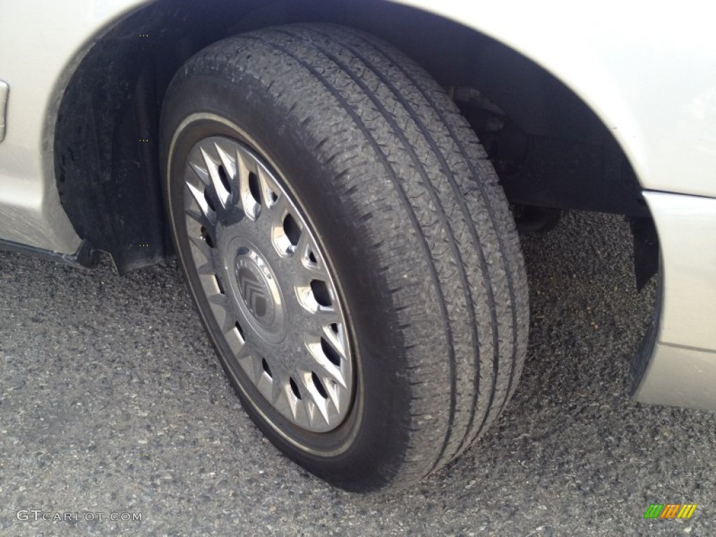 2004 Grand Marquis GS - Silver Birch Metallic / Light Flint photo #2