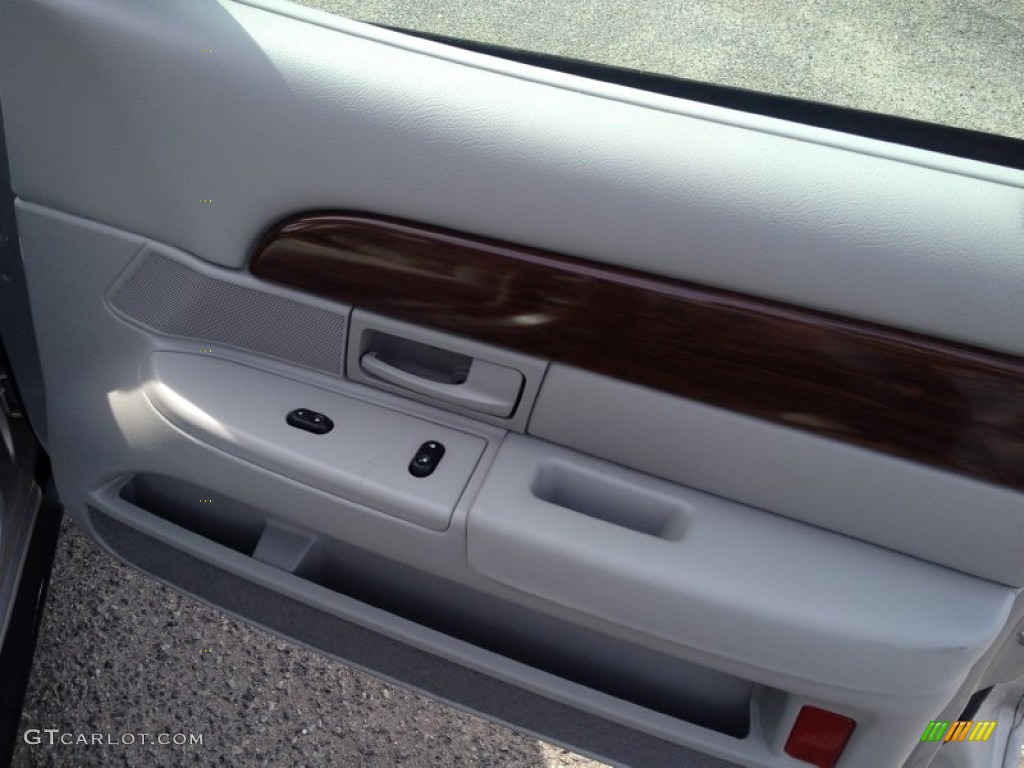 2004 Grand Marquis GS - Silver Birch Metallic / Light Flint photo #9