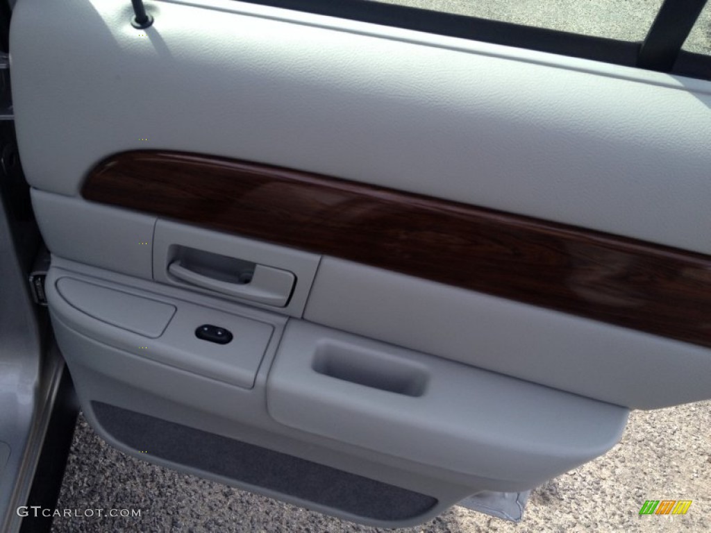 2004 Grand Marquis GS - Silver Birch Metallic / Light Flint photo #12