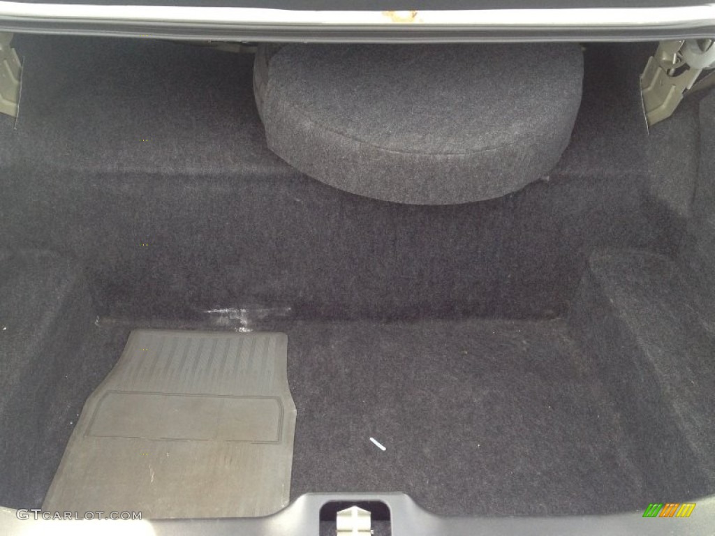 2004 Grand Marquis GS - Silver Birch Metallic / Light Flint photo #28