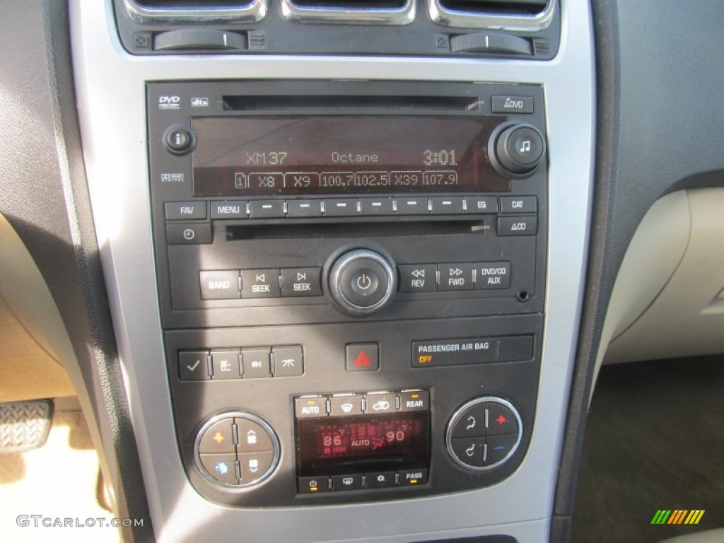 2012 GMC Acadia SLT AWD Controls Photo #91202244