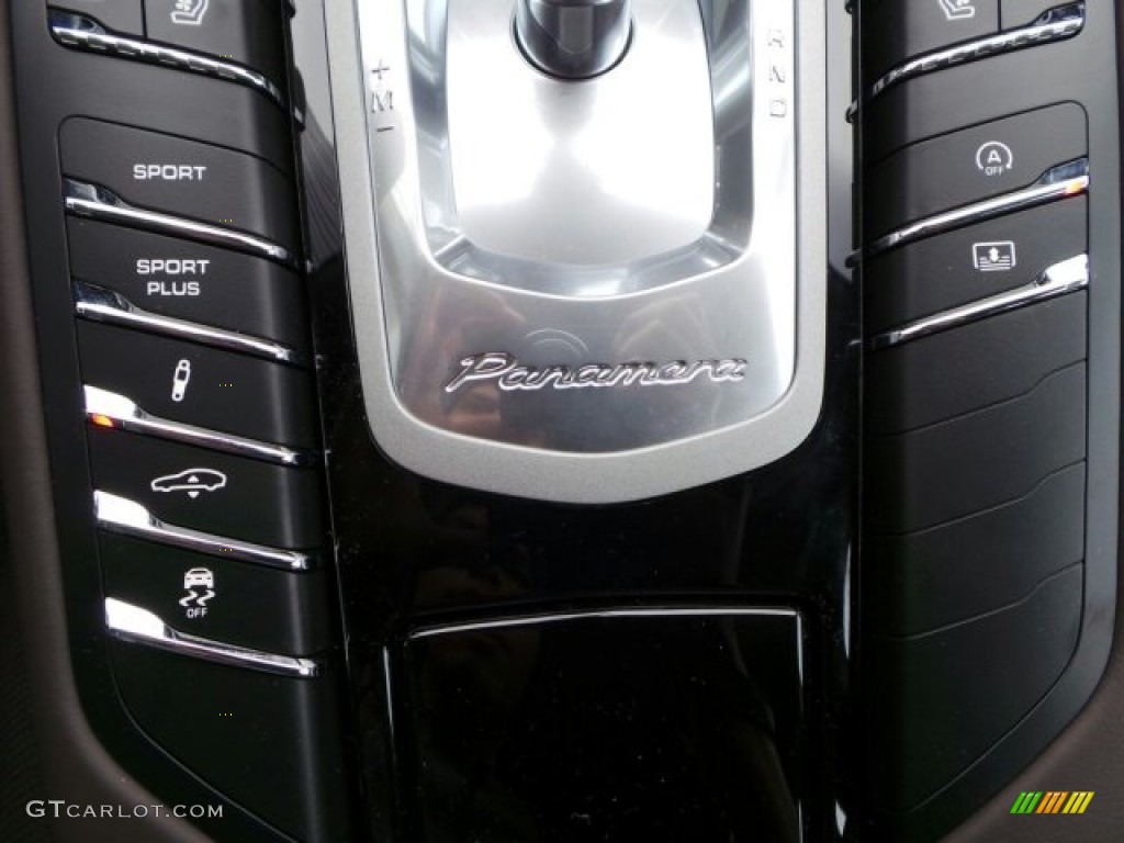 2014 Porsche Panamera 4S Executive Controls Photo #91211452