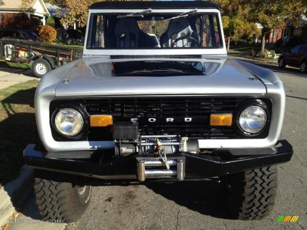 1970 Bronco Sport Wagon - Silver / Black photo #5