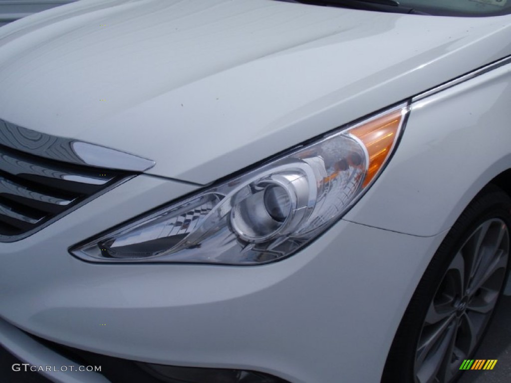 2014 Sonata SE - Pearl White / Black photo #9