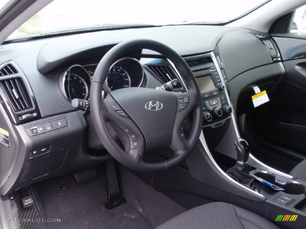 2014 Sonata SE - Pearl White / Black photo #24