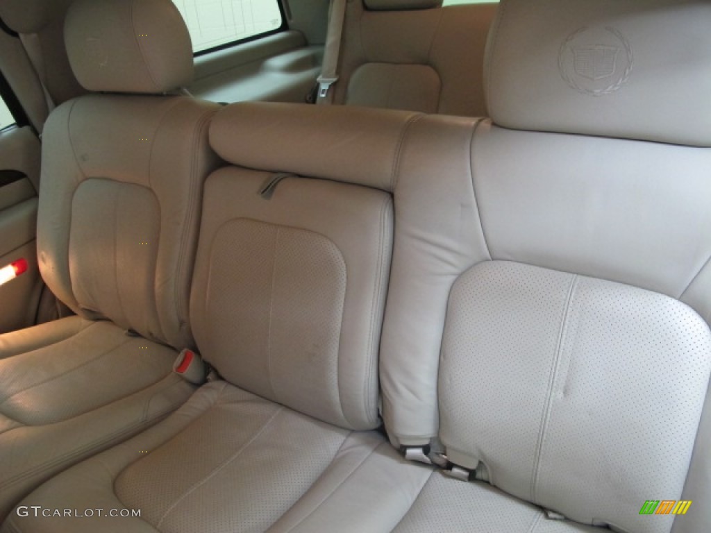 2002 Escalade AWD - Silver Sand / Shale photo #20