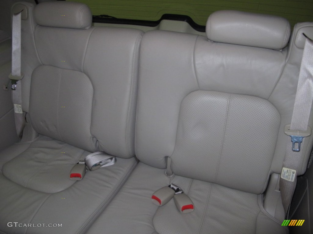 2002 Escalade AWD - Silver Sand / Shale photo #21