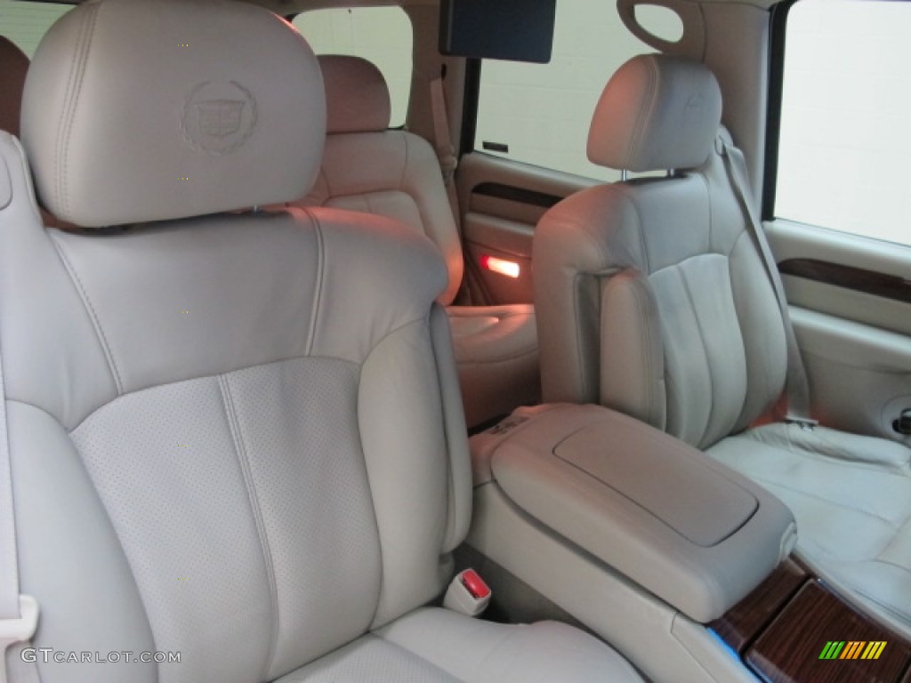 2002 Escalade AWD - Silver Sand / Shale photo #26