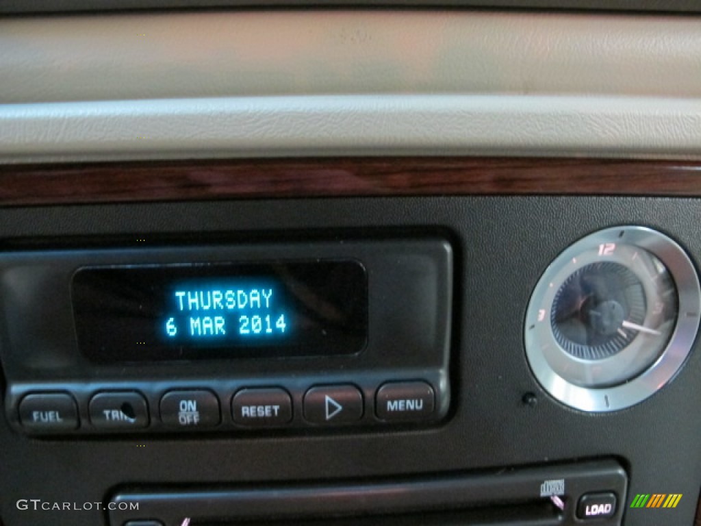 2002 Escalade AWD - Silver Sand / Shale photo #32
