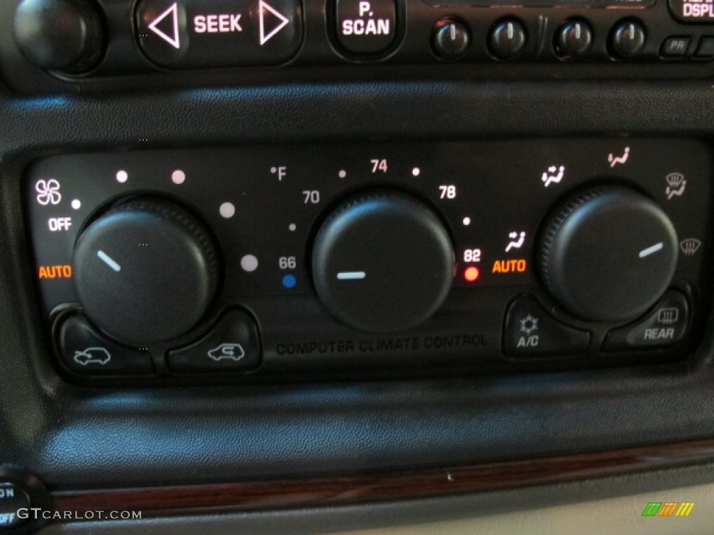 2002 Escalade AWD - Silver Sand / Shale photo #34