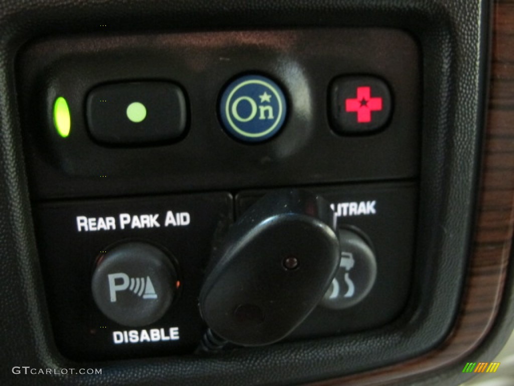 2002 Escalade AWD - Silver Sand / Shale photo #38