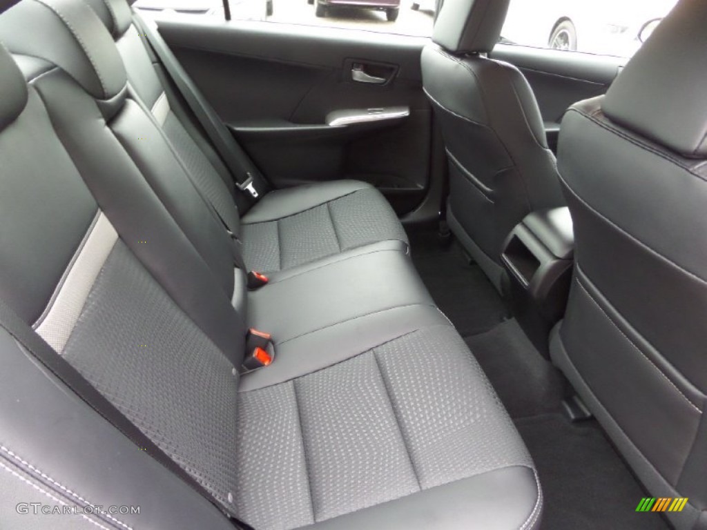 2014 Camry SE - Barcelona Red Metallic / Black photo #14