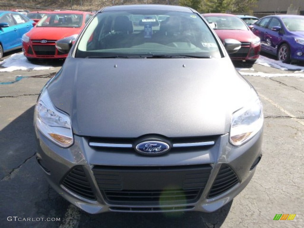 2014 Focus SE Sedan - Sterling Gray / Medium Light Stone photo #6