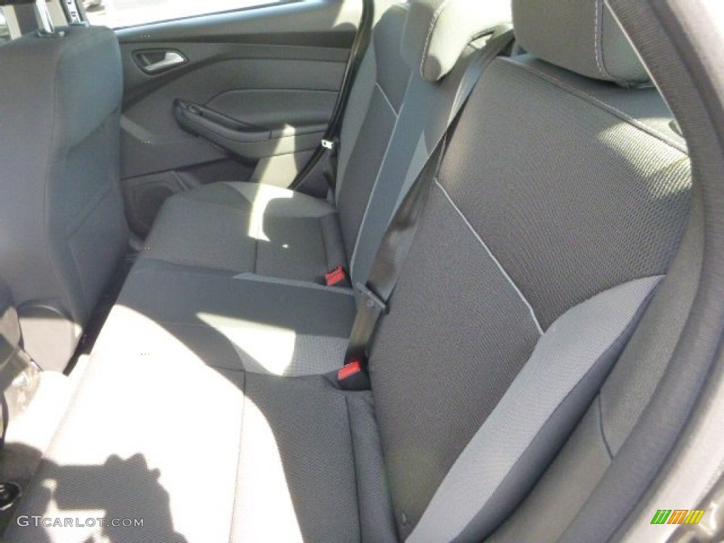 2014 Focus SE Sedan - Sterling Gray / Medium Light Stone photo #9