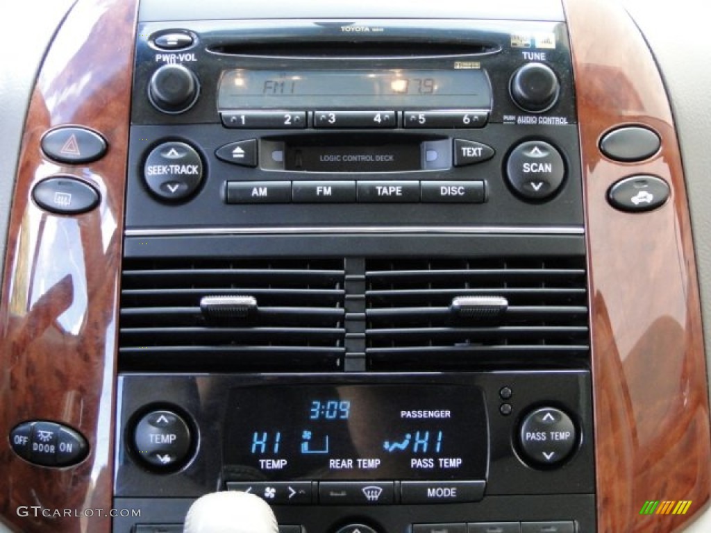 2004 Toyota Sienna XLE AWD Controls Photo #91225807