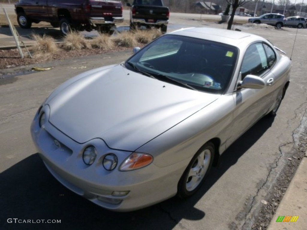 2001 Tiburon  - Super Silver / Black/Gray photo #4