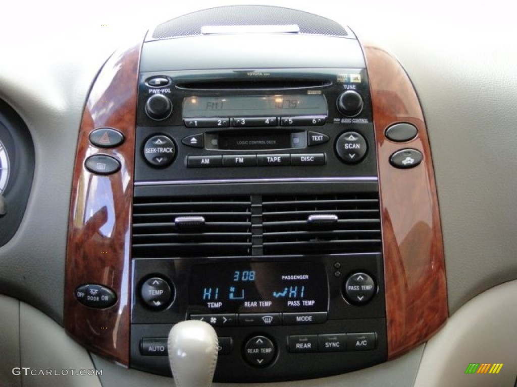 2004 Toyota Sienna XLE AWD Controls Photo #91226428