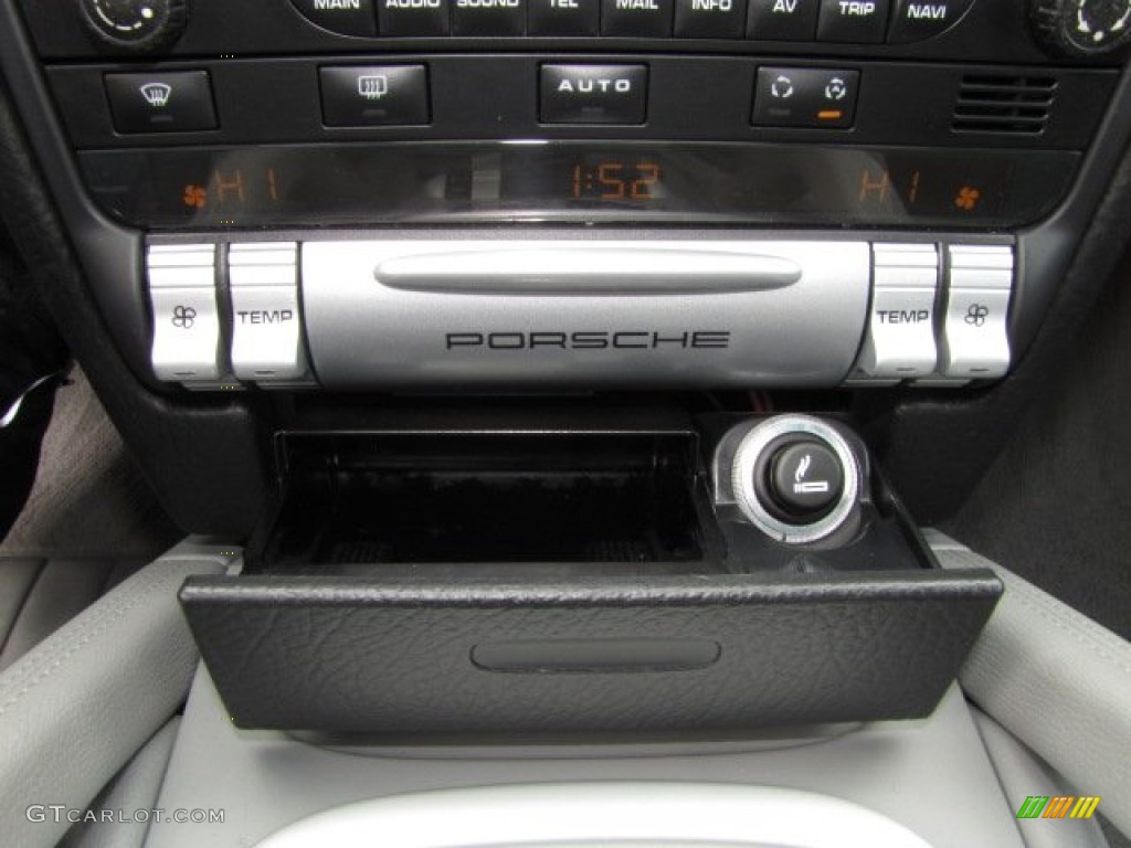 2006 Porsche Cayenne S Titanium Controls Photo #91228876