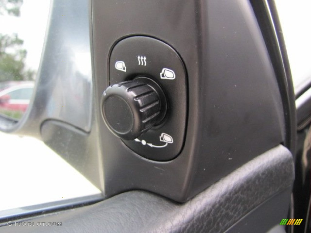 2006 Porsche Cayenne S Titanium Controls Photos