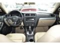 Black - Jetta SE Sedan Photo No. 5