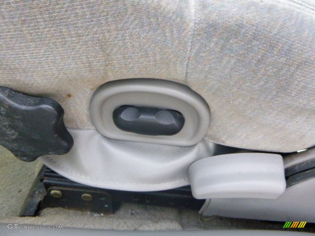 2001 LeSabre Custom - White / Medium Gray photo #12