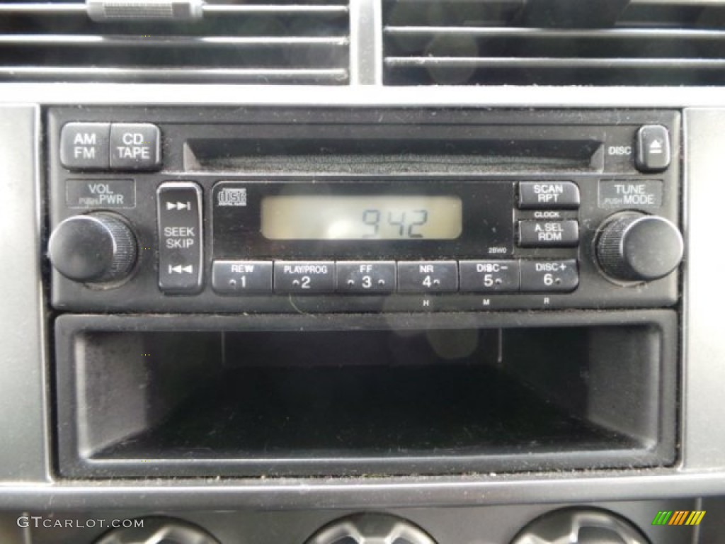 2004 Honda Element LX Audio System Photos