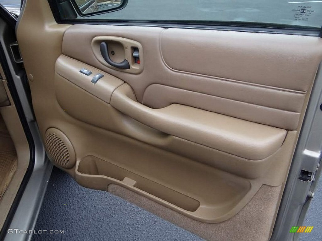 2001 Chevrolet S10 LS Extended Cab Door Panel Photos