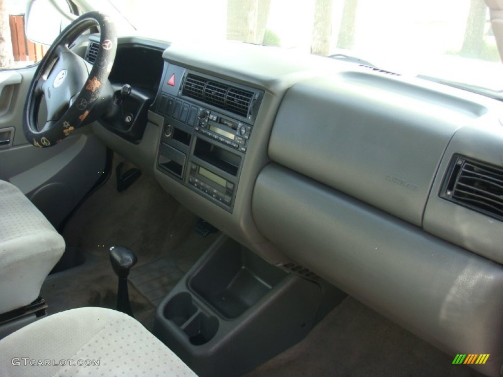 2003 EuroVan GLS - Arctic White / Gray photo #18