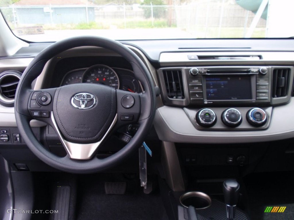 2014 Toyota RAV4 LE Dashboard Photos