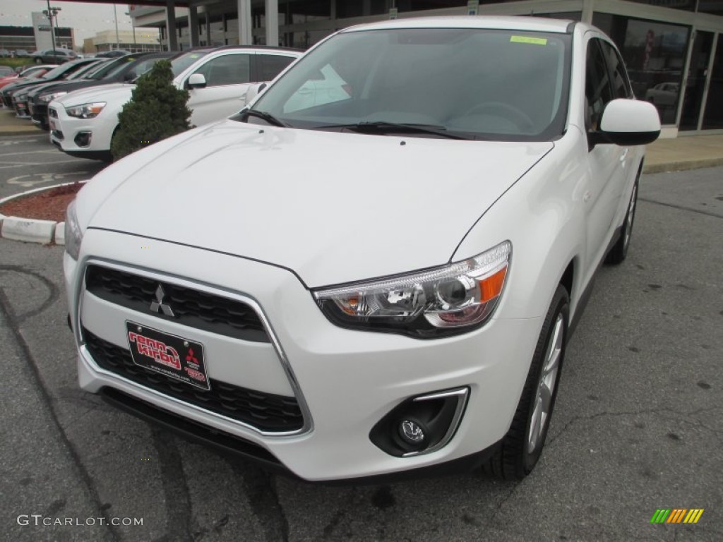 2013 Outlander Sport SE - White Pearl / Black photo #1