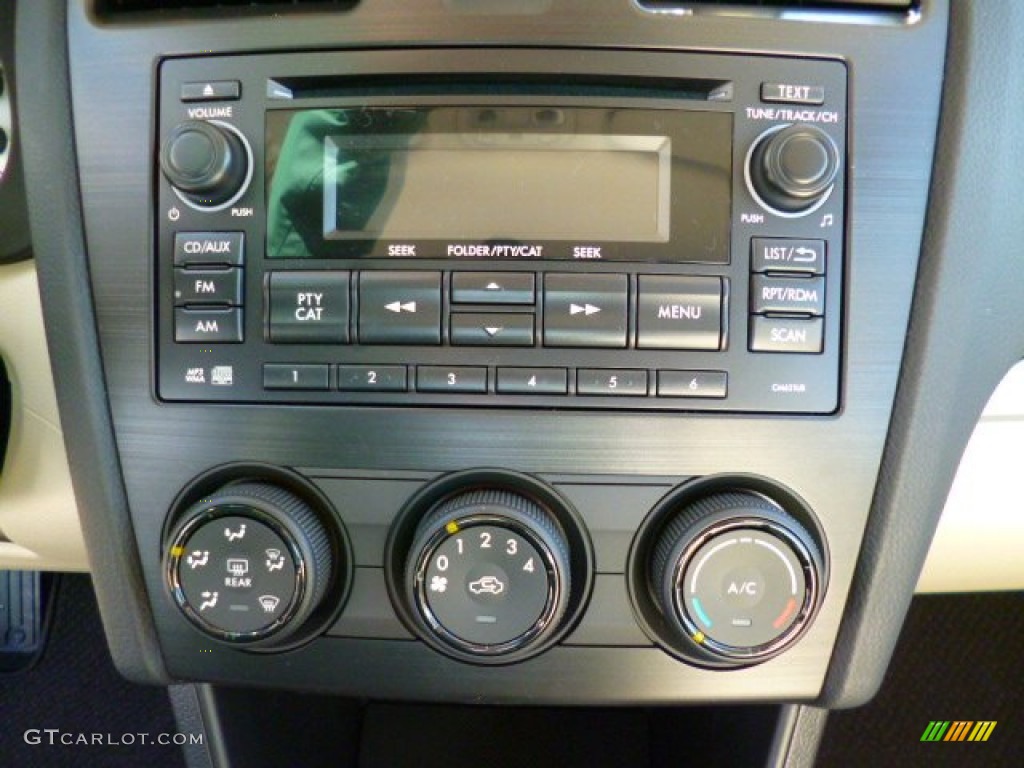 2014 Subaru Impreza 2.0i Premium 4 Door Audio System Photos
