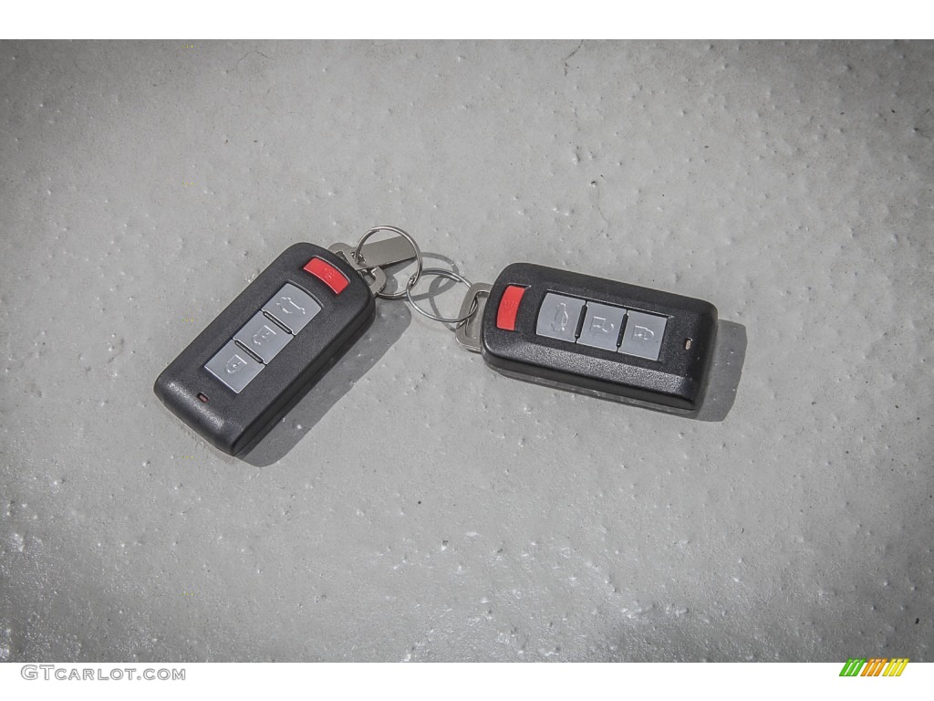 2012 Mitsubishi Lancer Evolution MR Keys Photos