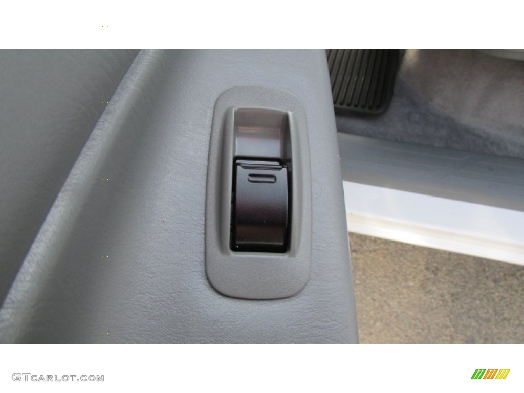 2007 Tacoma V6 PreRunner Double Cab - Super White / Graphite Gray photo #33