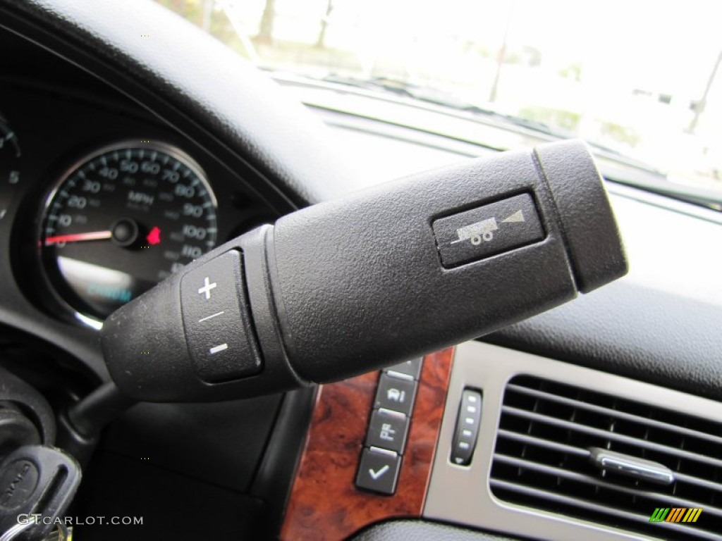 2011 Yukon SLE - Pure Silver Metallic / Ebony photo #39