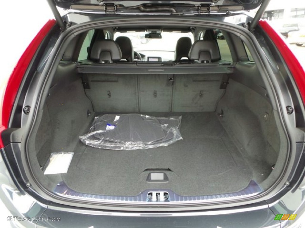 2015 Volvo XC60 T6 AWD R-Design Trunk Photo #91274737