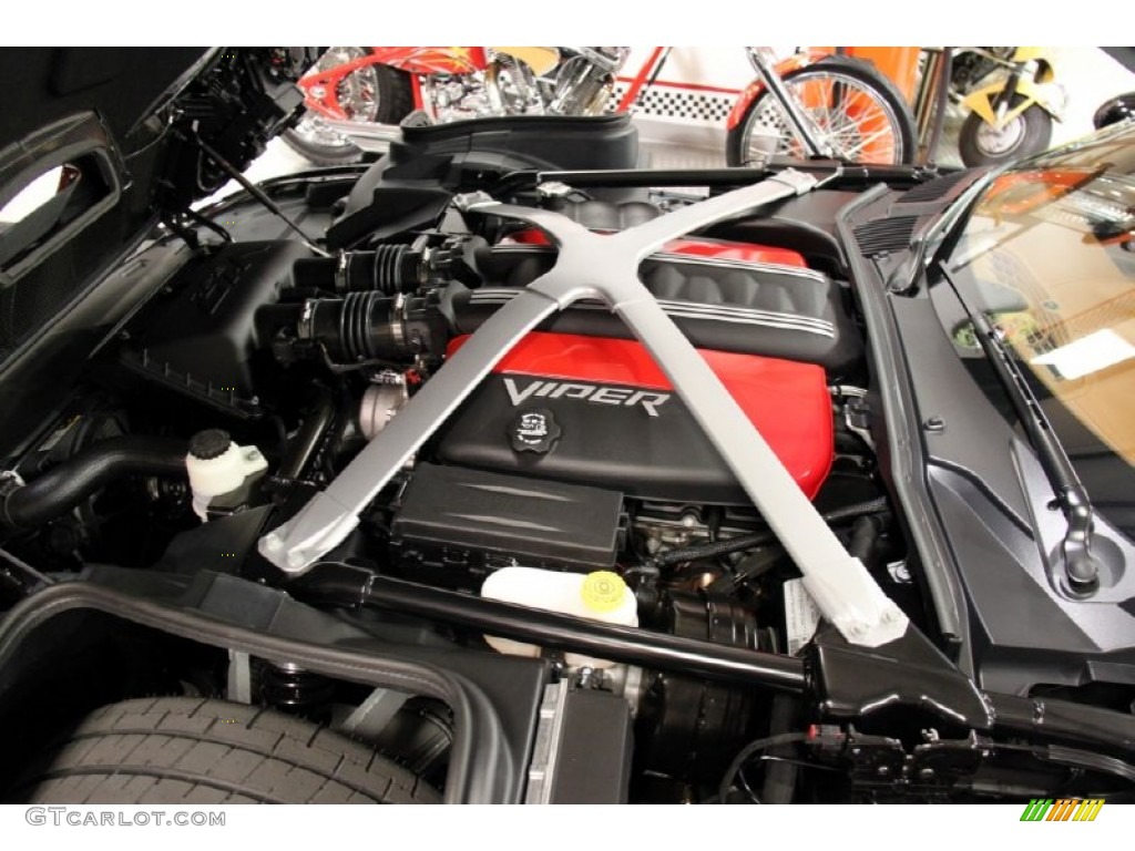2013 Dodge SRT Viper GTS Coupe Engine Photos