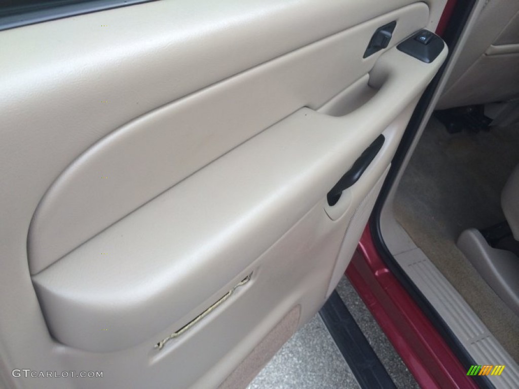 2004 Silverado 2500HD LT Crew Cab 4x4 - Sport Red Metallic / Tan photo #5