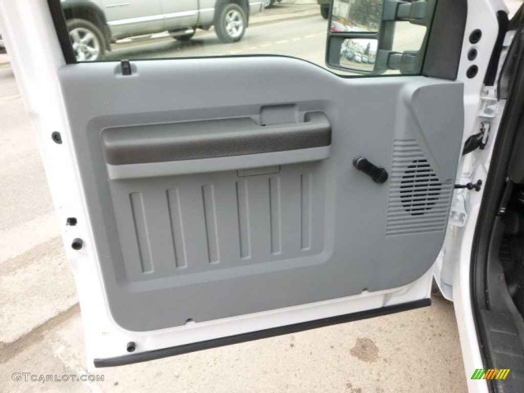 2014 F350 Super Duty XL Regular Cab Dually Chassis - Oxford White / Steel photo #12