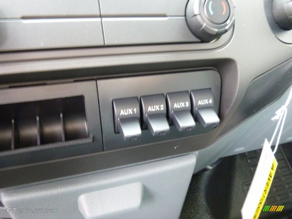 2014 F350 Super Duty XL Regular Cab Dually Chassis - Oxford White / Steel photo #16